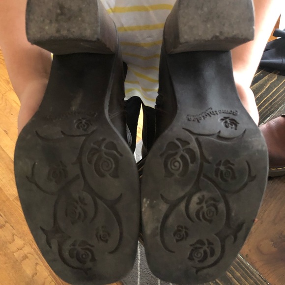 Sketchers Heeled Boots - Picture 4 of 4